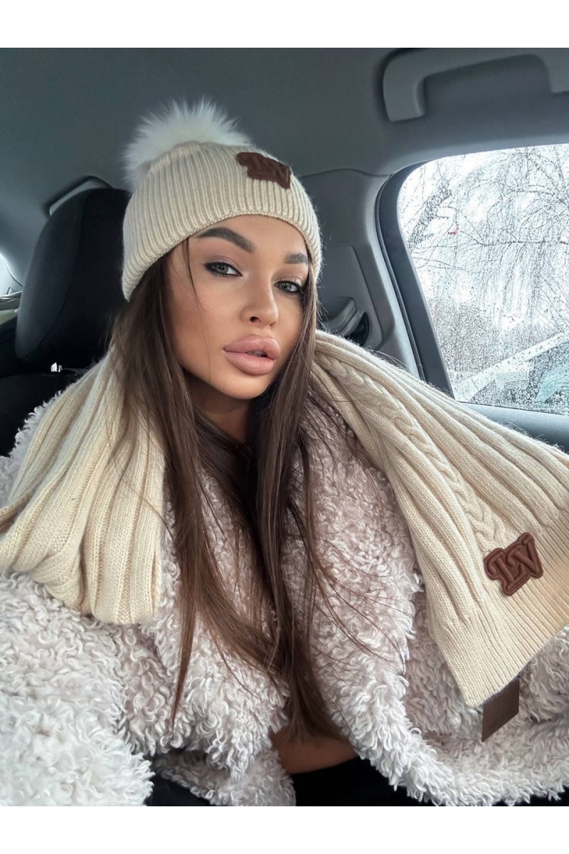 Lоuis Vuittоn Комплект из шапки и шарфа бежевого цвета 