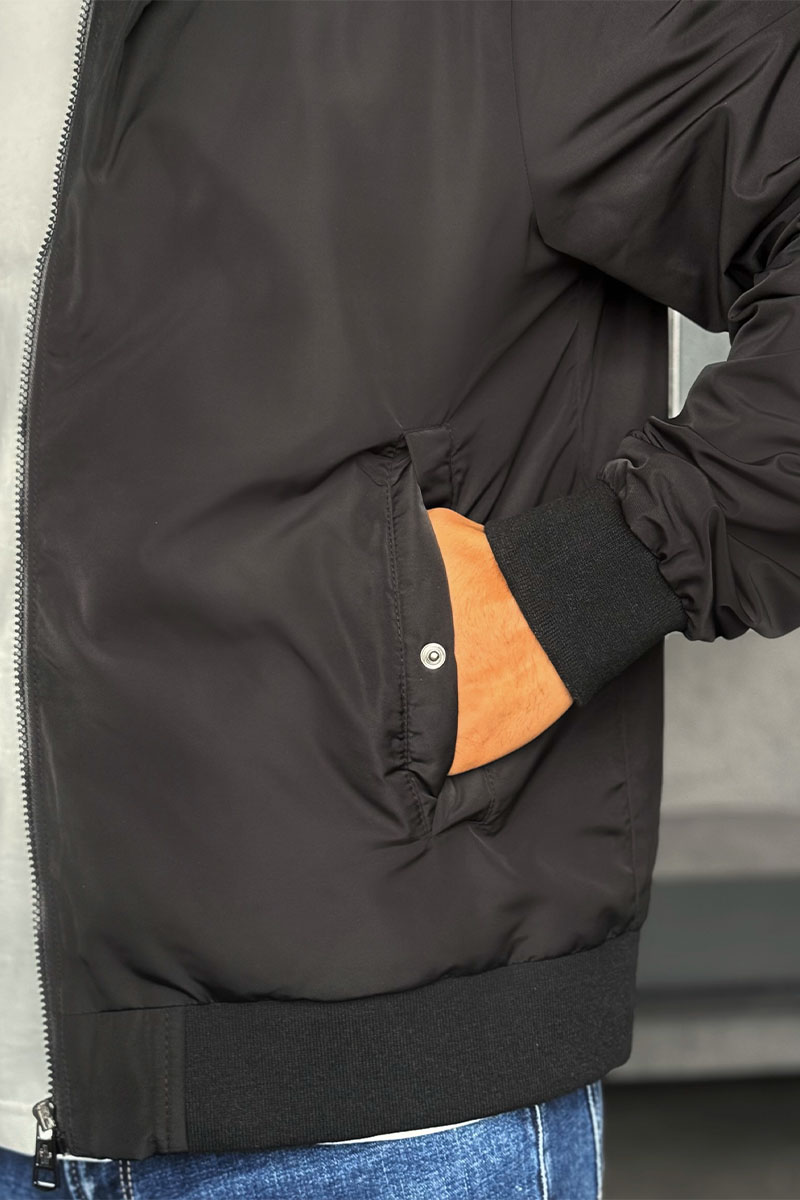 Moncler Мужская ветровка чёрного цвета logo-patch