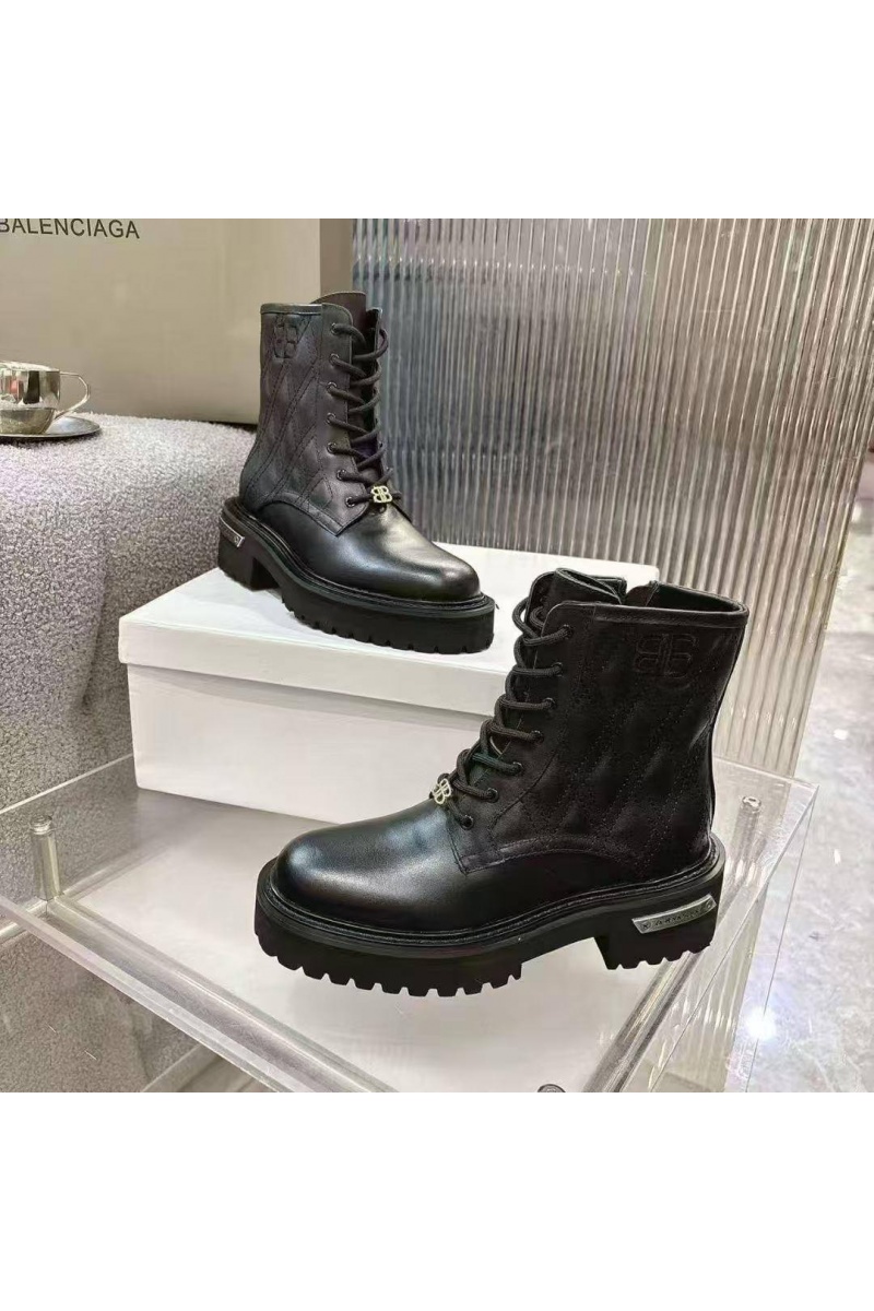 Balenciaga Женские кожаные ботинки чёрного цвета