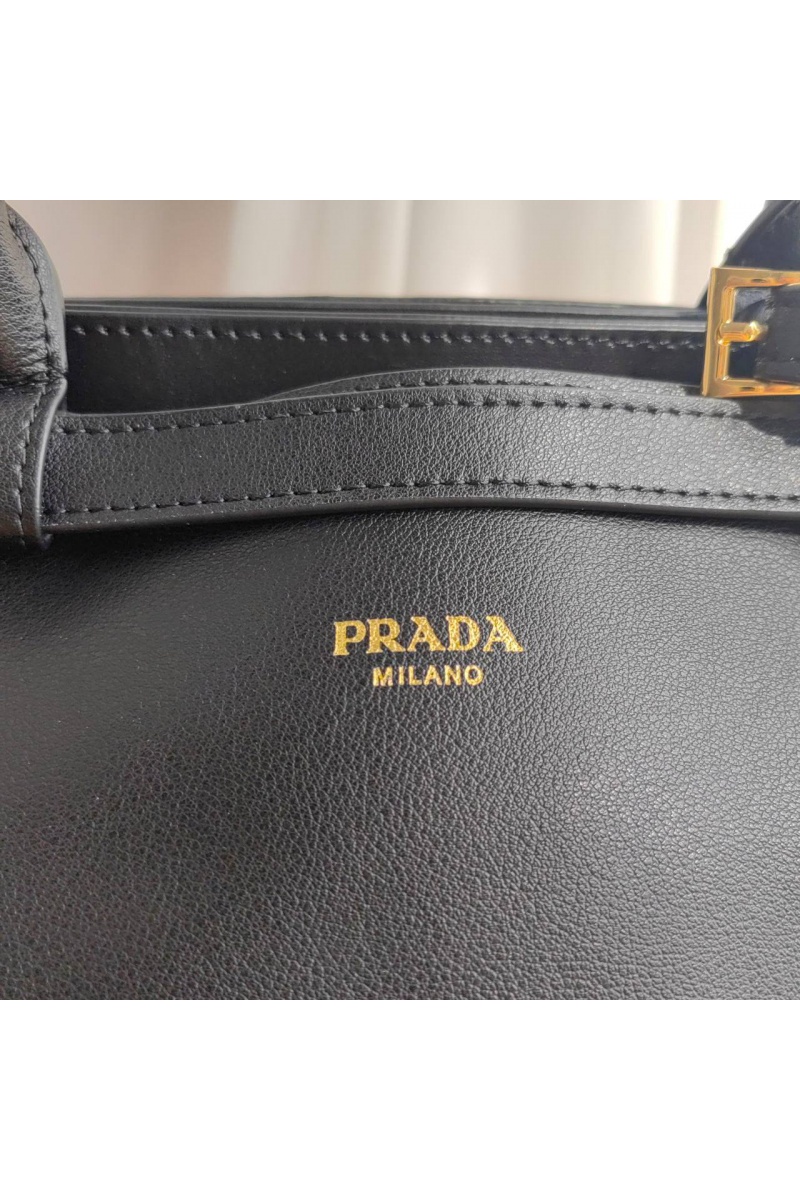 Prada Женская кожаная сумка Buckle 35x25 см (2 расцветки)