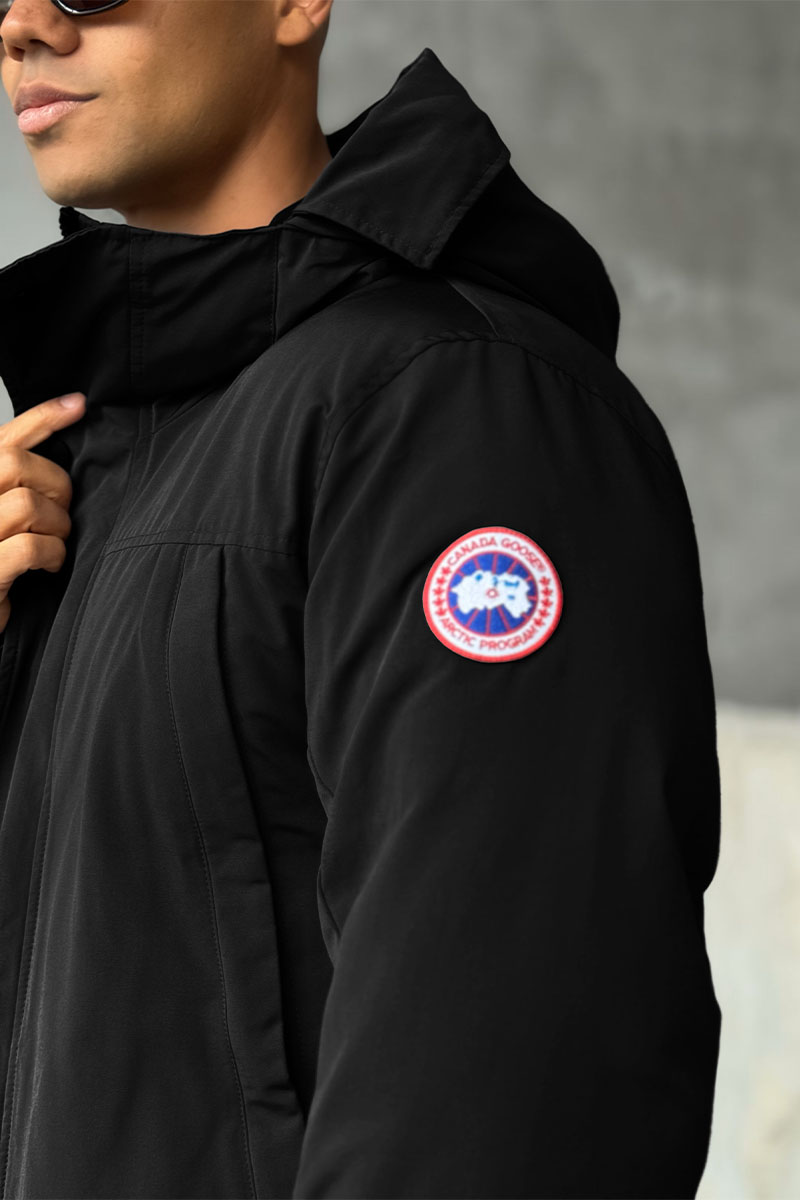 Canada Goose Чёрный пуховик Sanford logo-patch