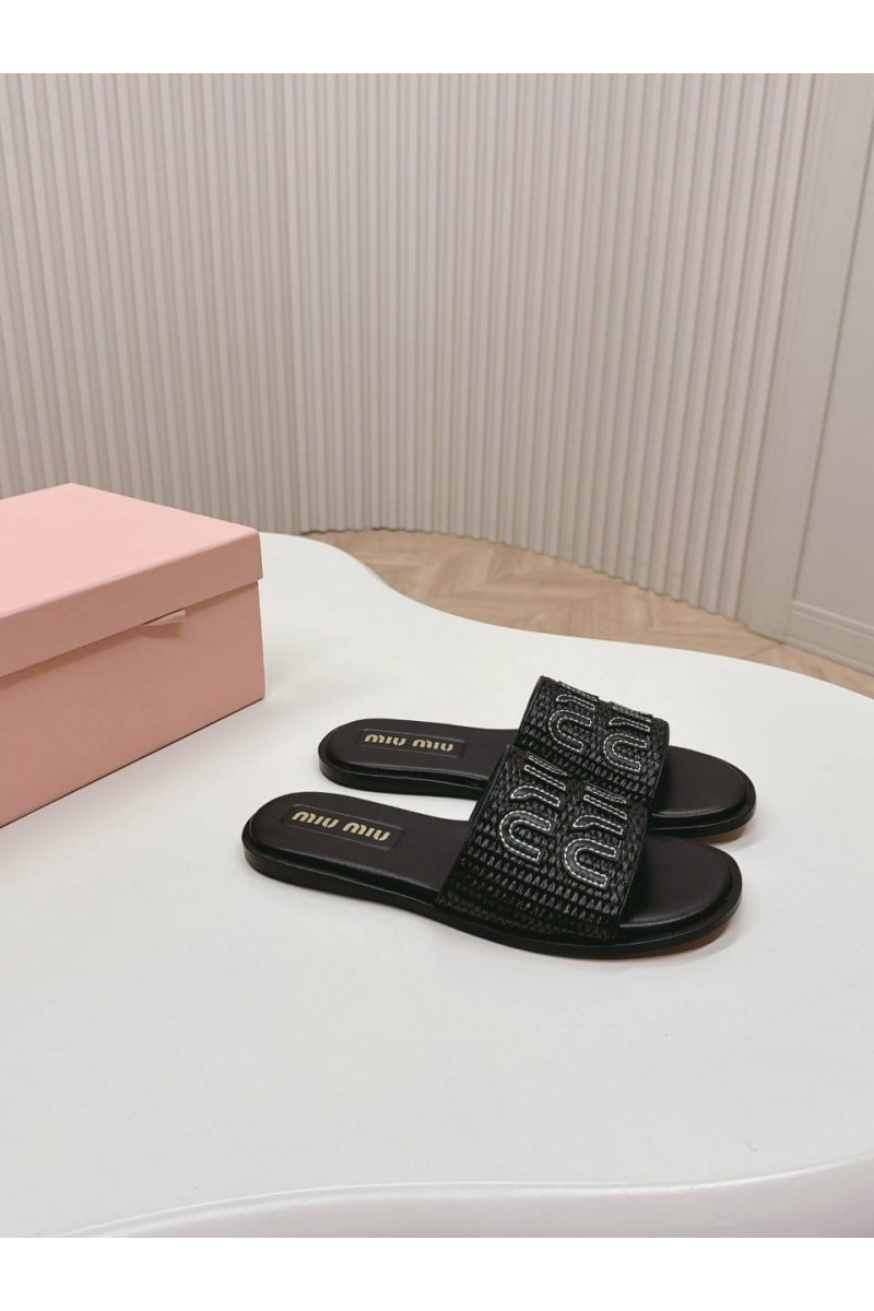 MIU MIU Женские шлёпанцы чёрного цвета