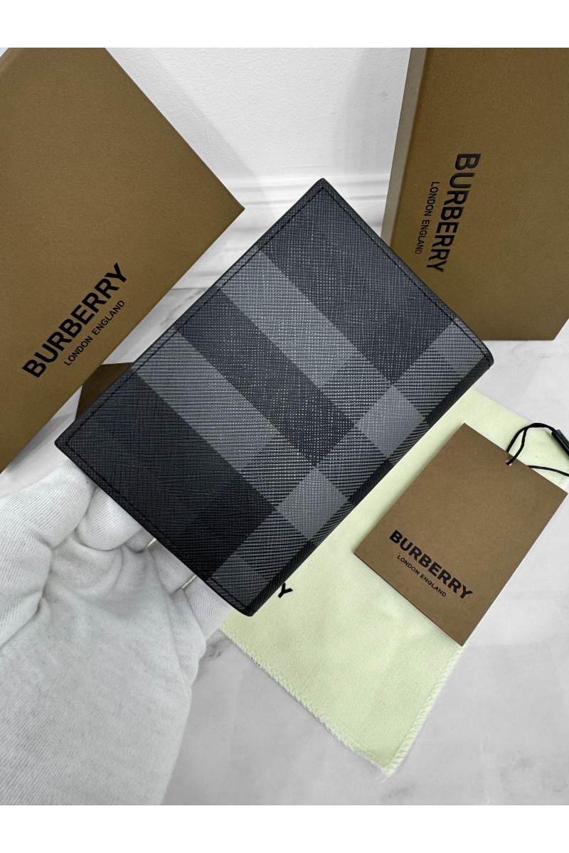 Burberry Кожаная обложка для паспорта Check Premium 14x10x2 см