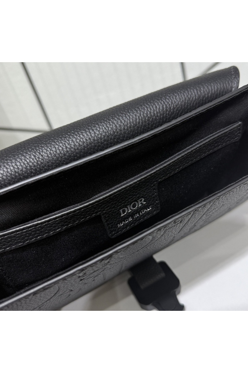 Dior Кожаная сумка Saddle Messenger Premium 23x17.5x6 см
