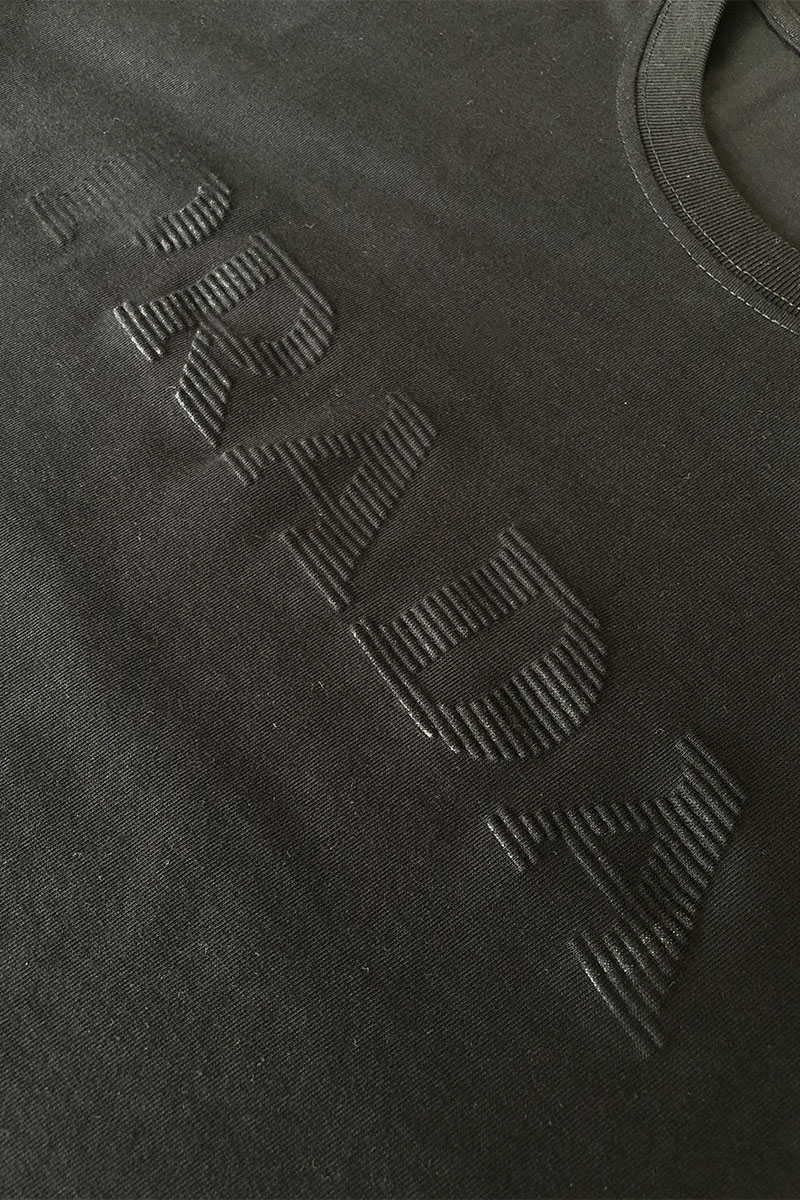 Prada Чёрная мужская футболка embossed logo