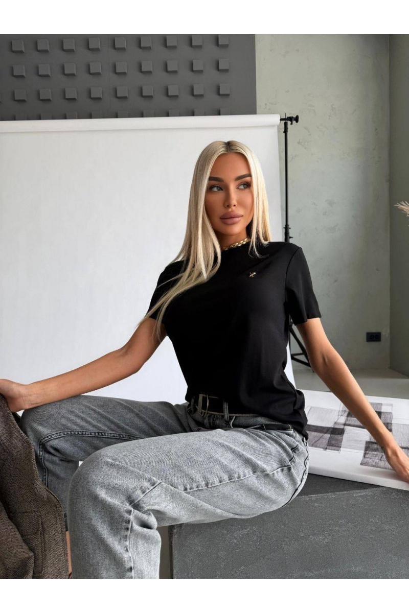 Designer Clothing Женская базовая футболка Ami чёрного цвета premium