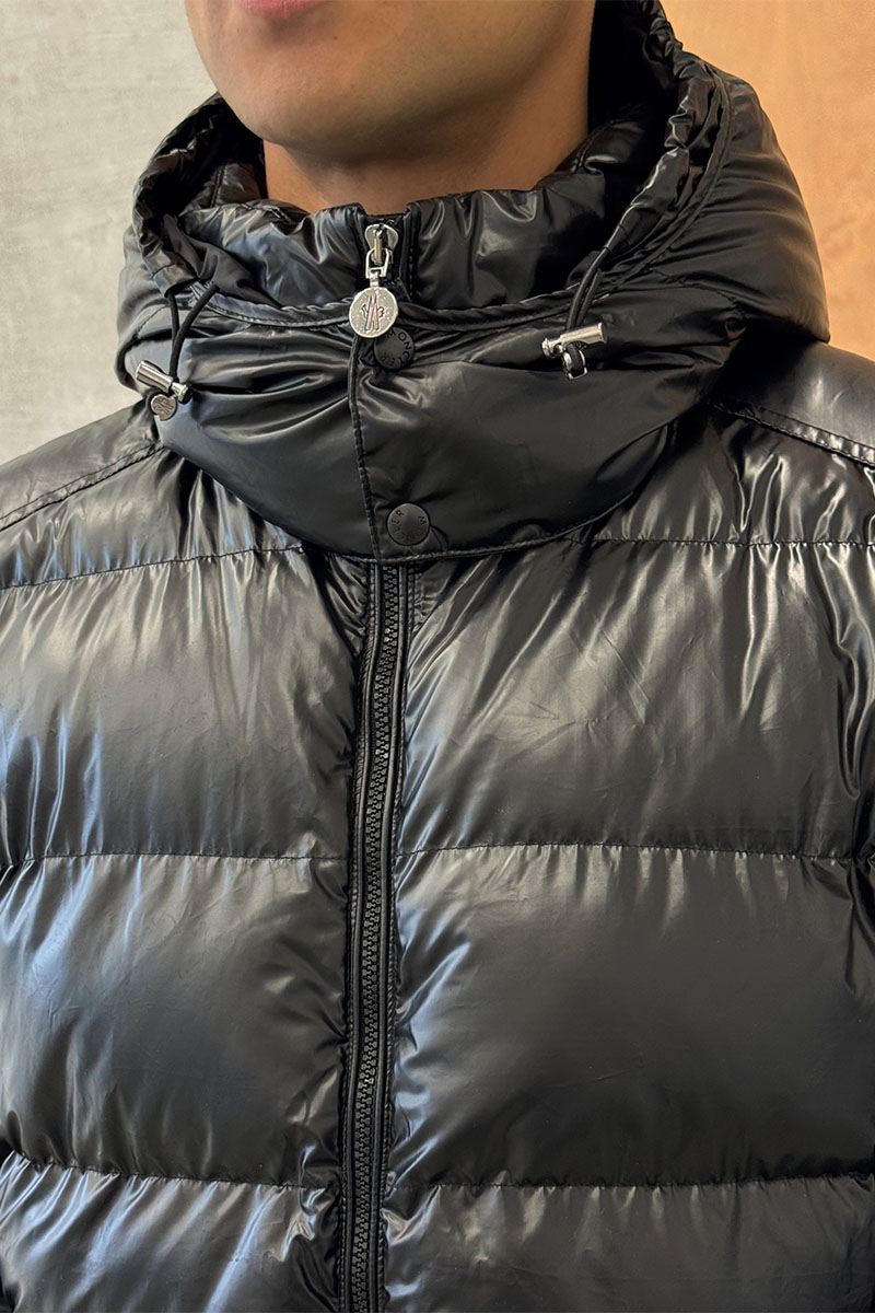 Moncler Мужская куртка с матовым эффектом чёрного цвета Maya Short