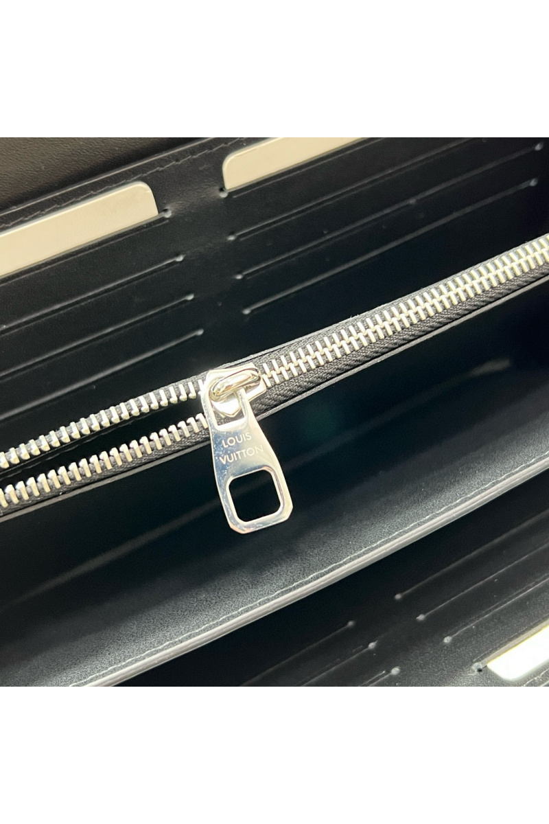 Lоuis Vuittоn Кожаное портмоне  Zippy XL Premium 22x12x5 см