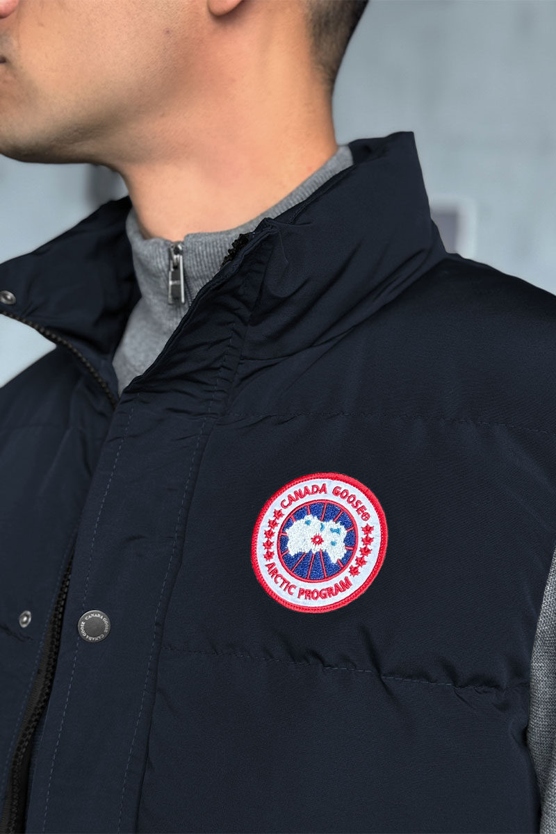 Canada Goose Жилет тёмно-синего цвета logo-patch 