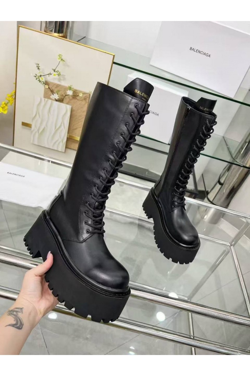 Balenciaga Женские кожаные сапоги на шнуровке чёрного цвета