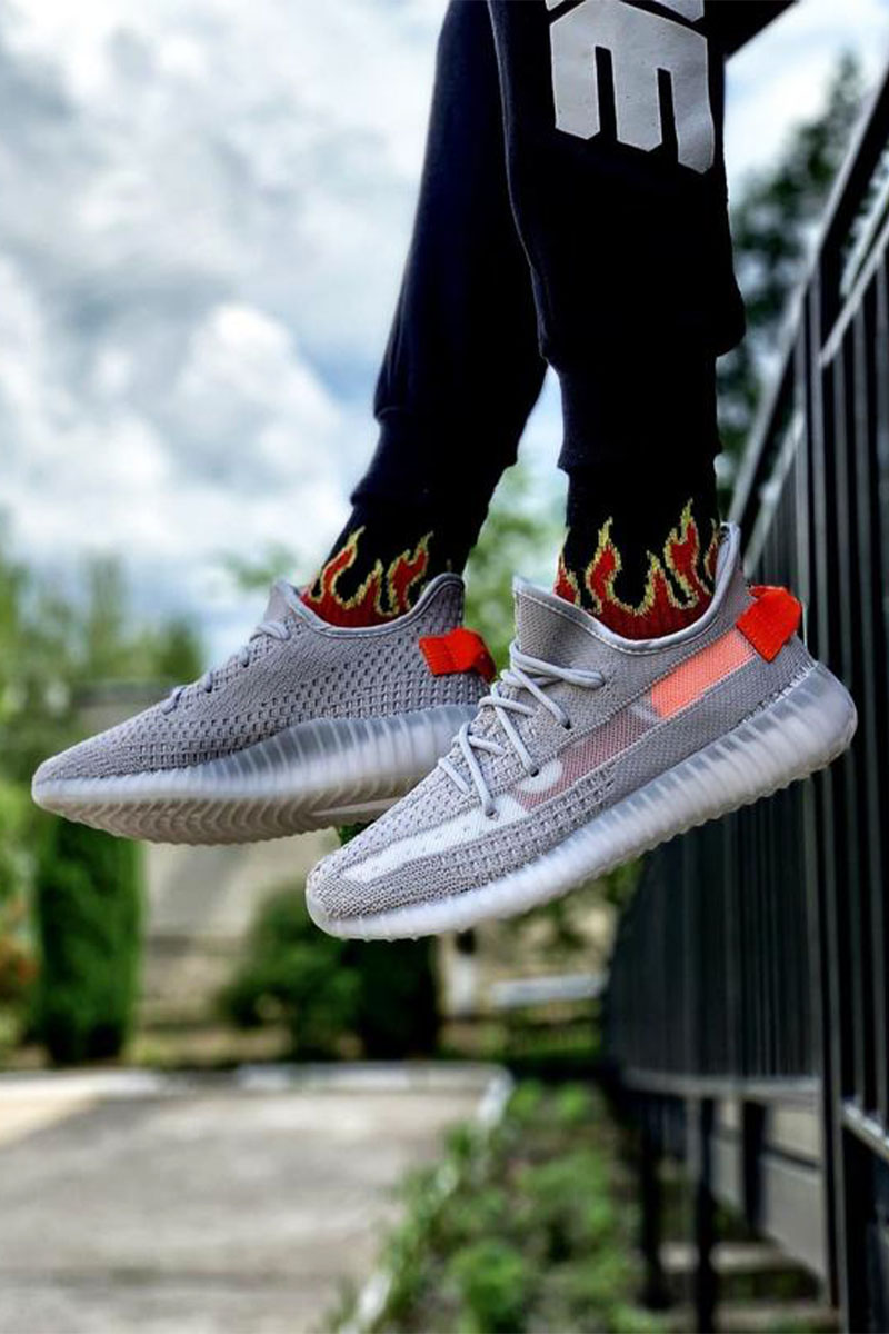 Adidas Кроссовки Yeezy Boost 350 V2 “Tail Light” 