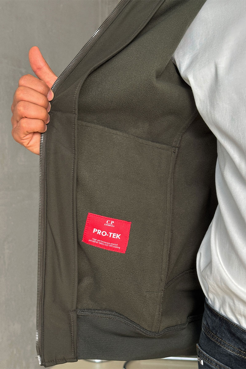 C.P. Company Зелёная ветровка Pro-Tek lens detail 