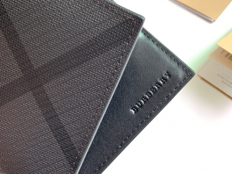 Burberry Кожаный кошелёк Premium 11x10 см