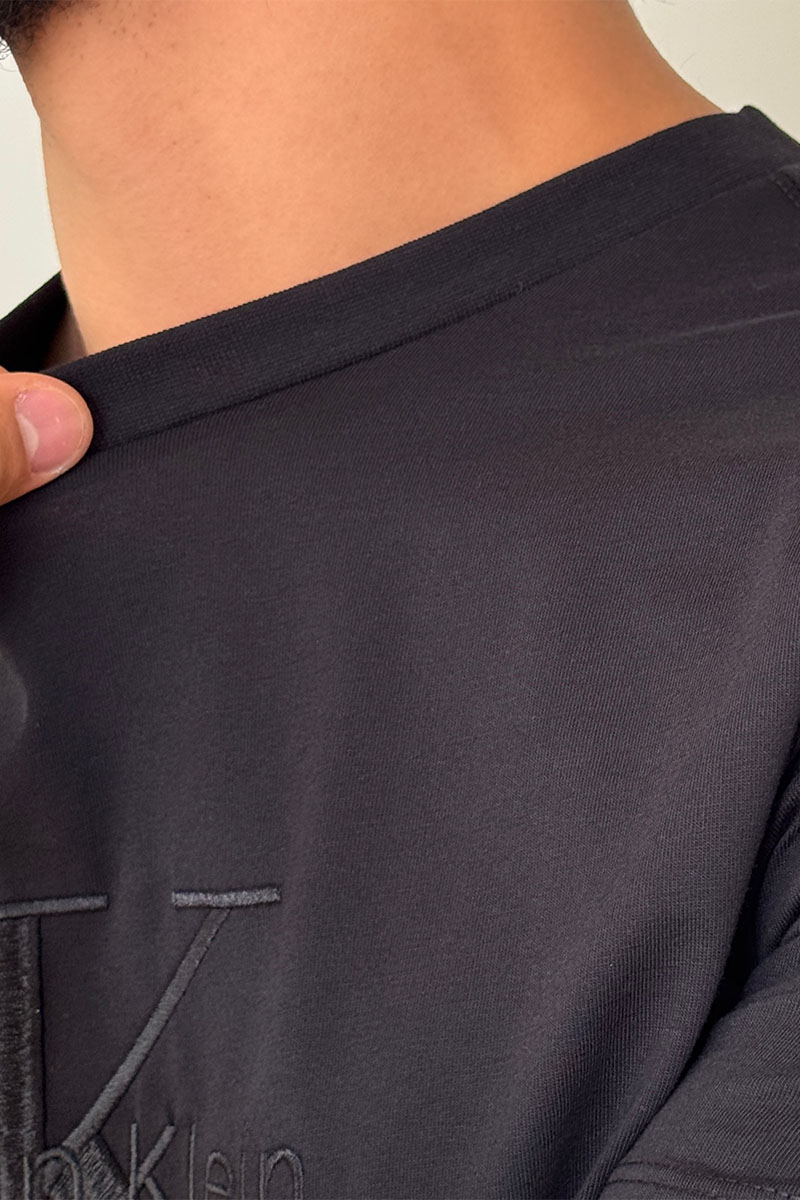 Calvin Klein Футболка чёрного цвета embroidered-logo