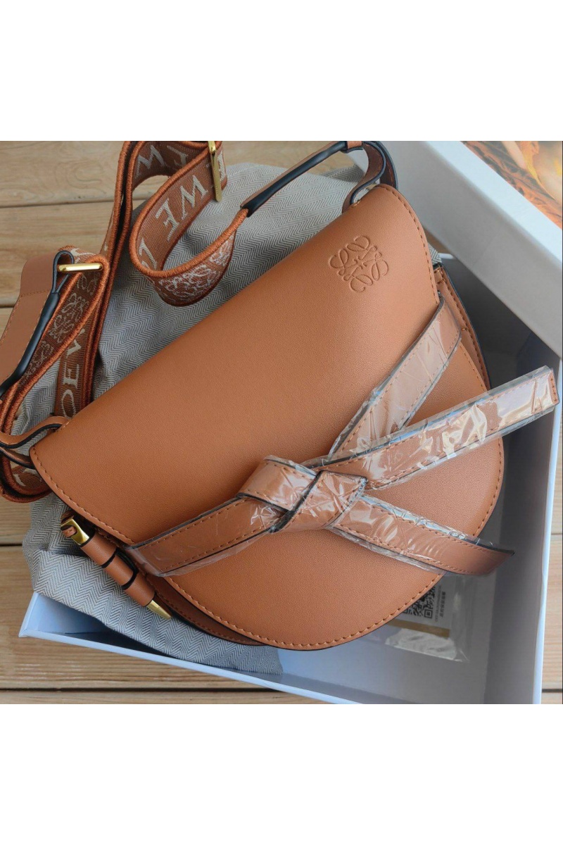 Loewe Женская кожаная сумка Gate small 21x20 см (3 расцветки)