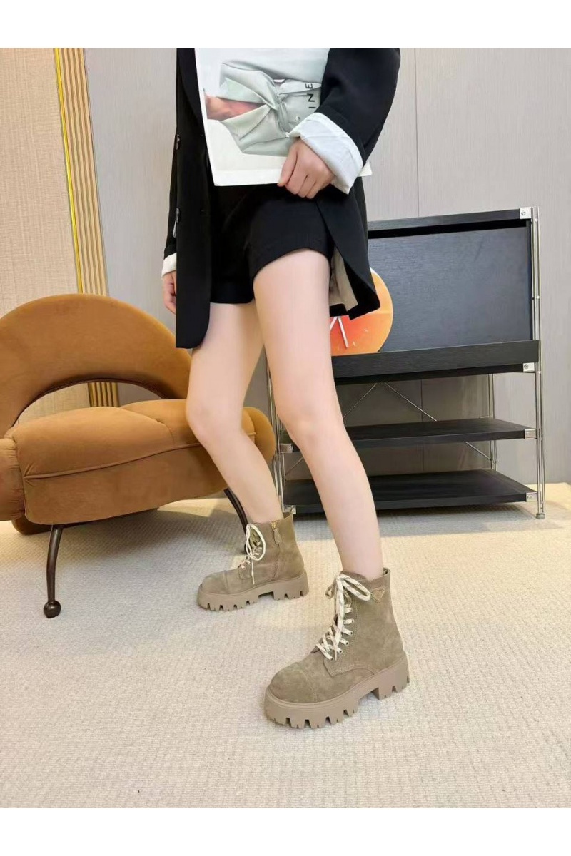 Prada Женские замшевые ботинки 