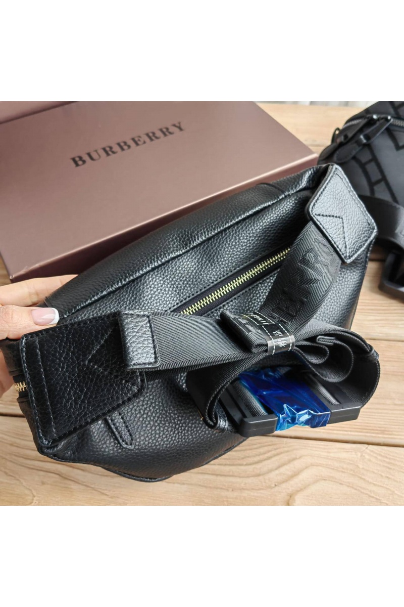 Burberry Кожаная сумка на пояс 30х17 см