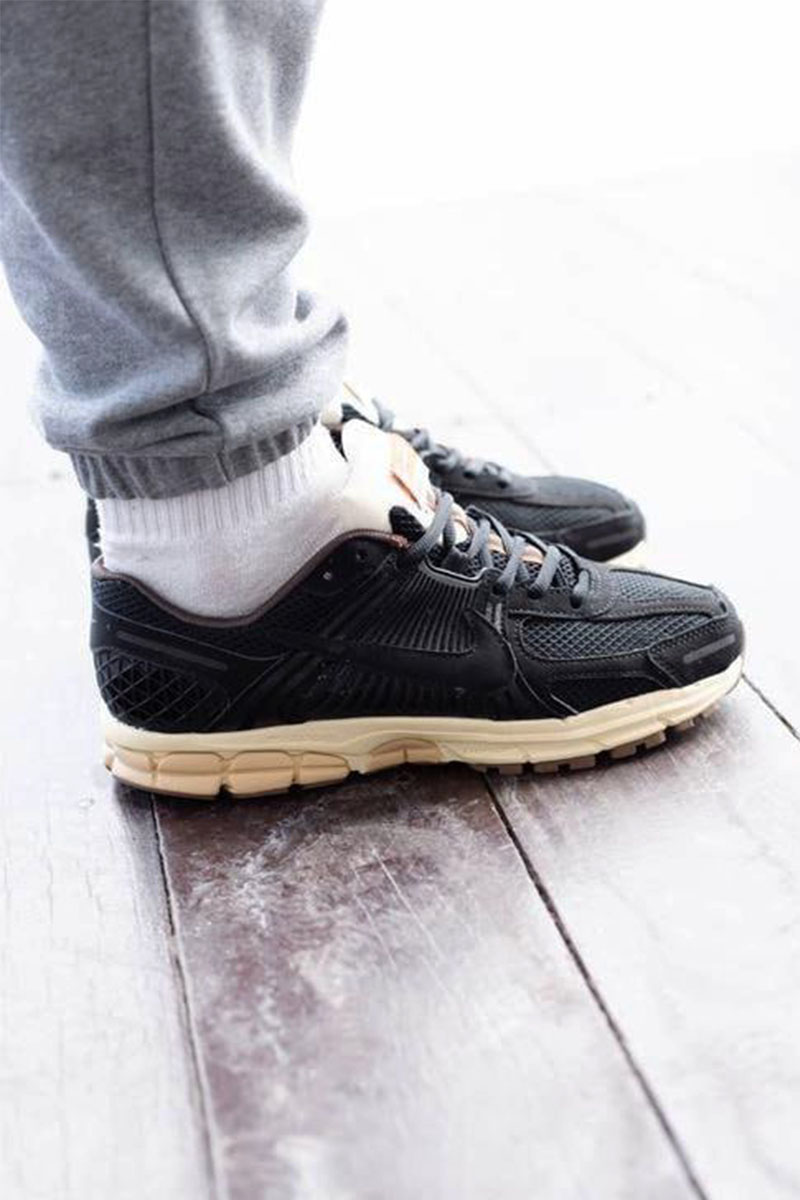 Nike Кроссовки Zoom Vomero 5 