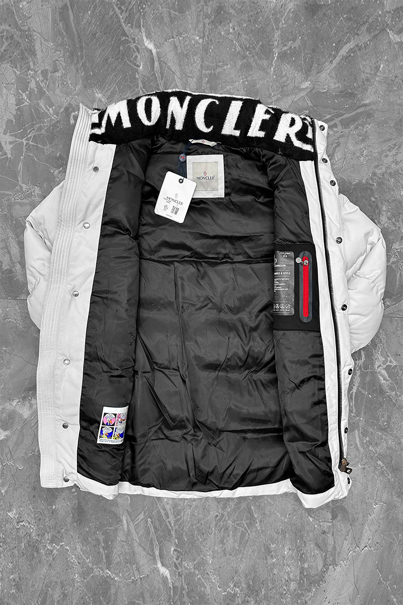 Moncler Удлинённый мужской пуховик белого цвета
