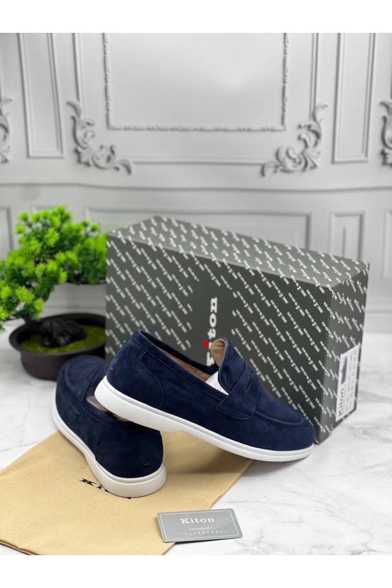 Kiton Замшевые лоферы тёмно-синего цвета