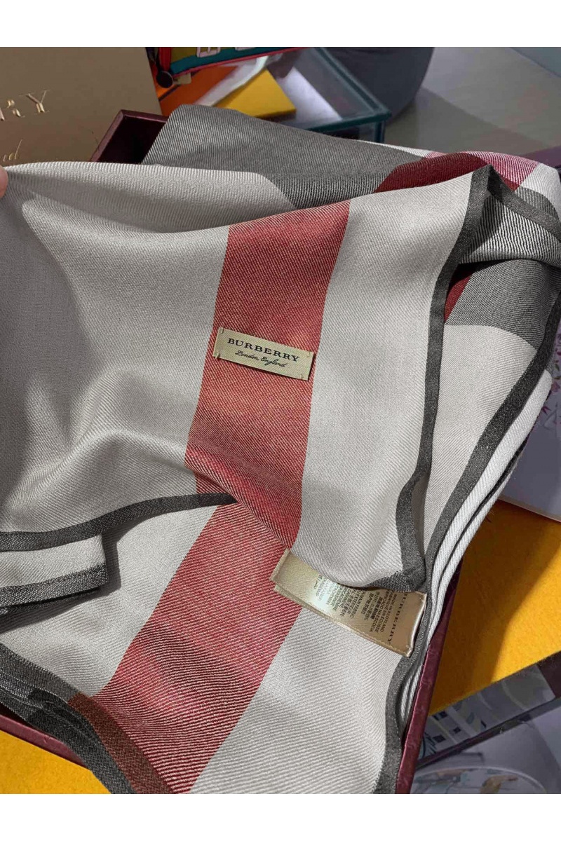 Burberry Шарф Check premium 190x70 см