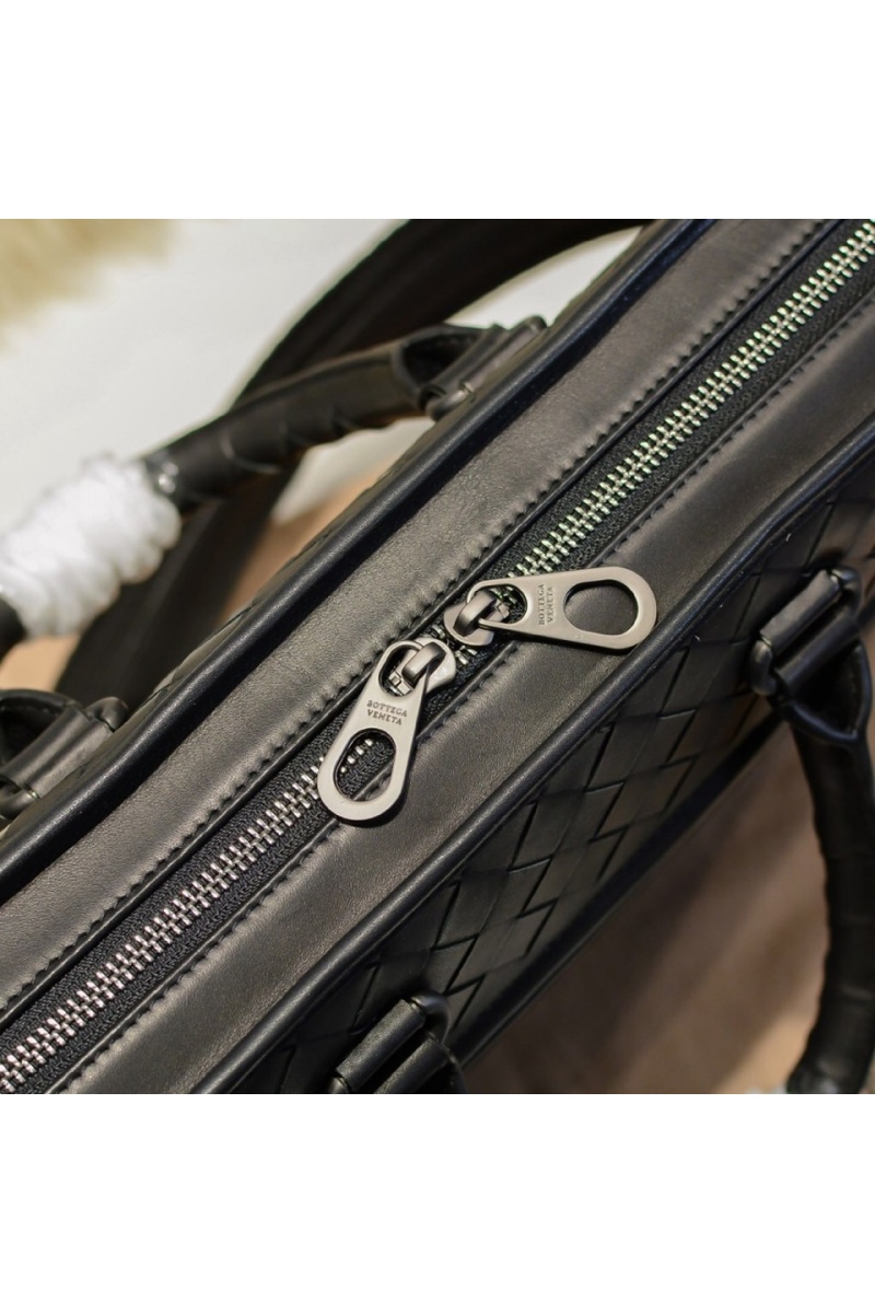 Bottega Veneta Кожаный портфель Premium 41x31x7 см