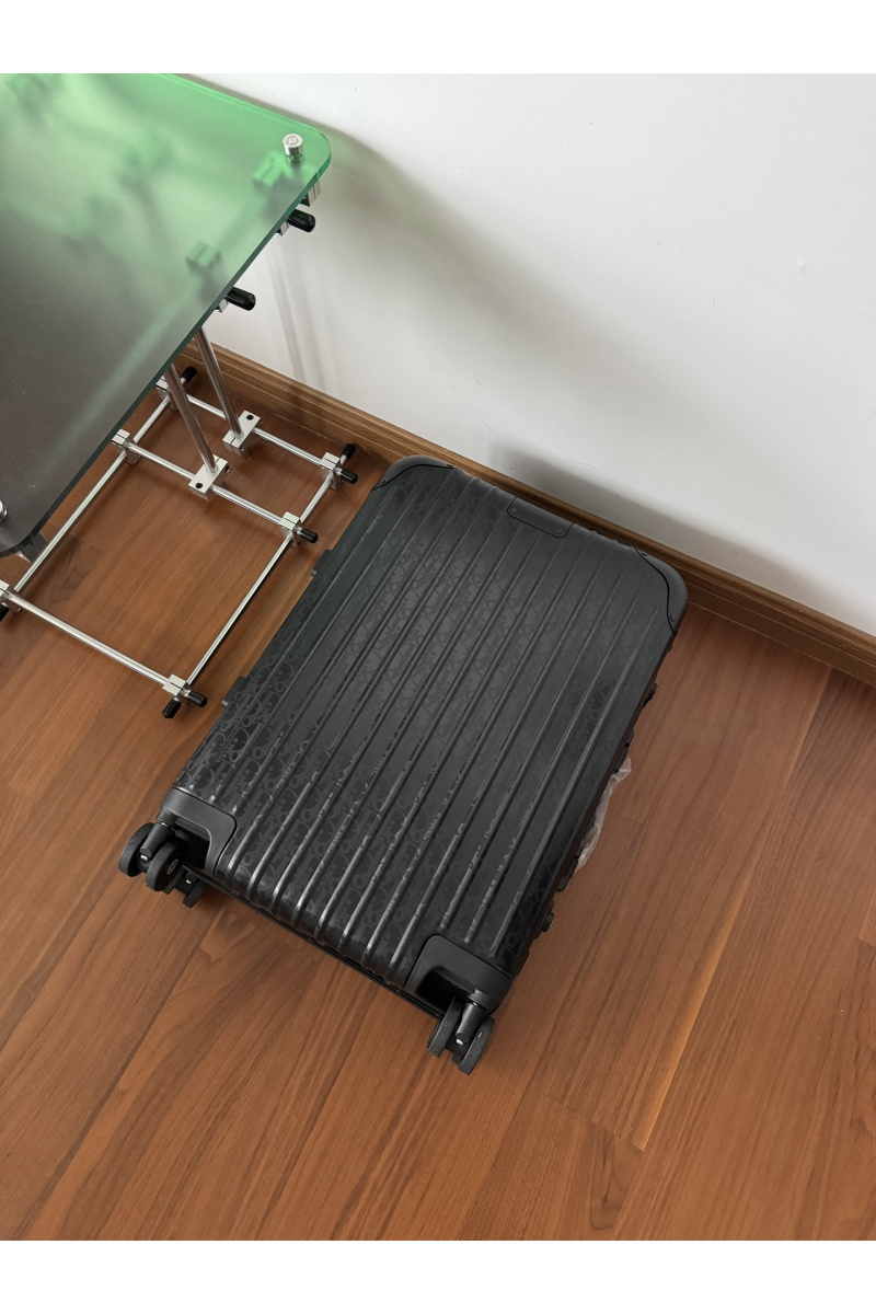 Rimowa Чемодан Aluminum S Premium 53x37x22 см