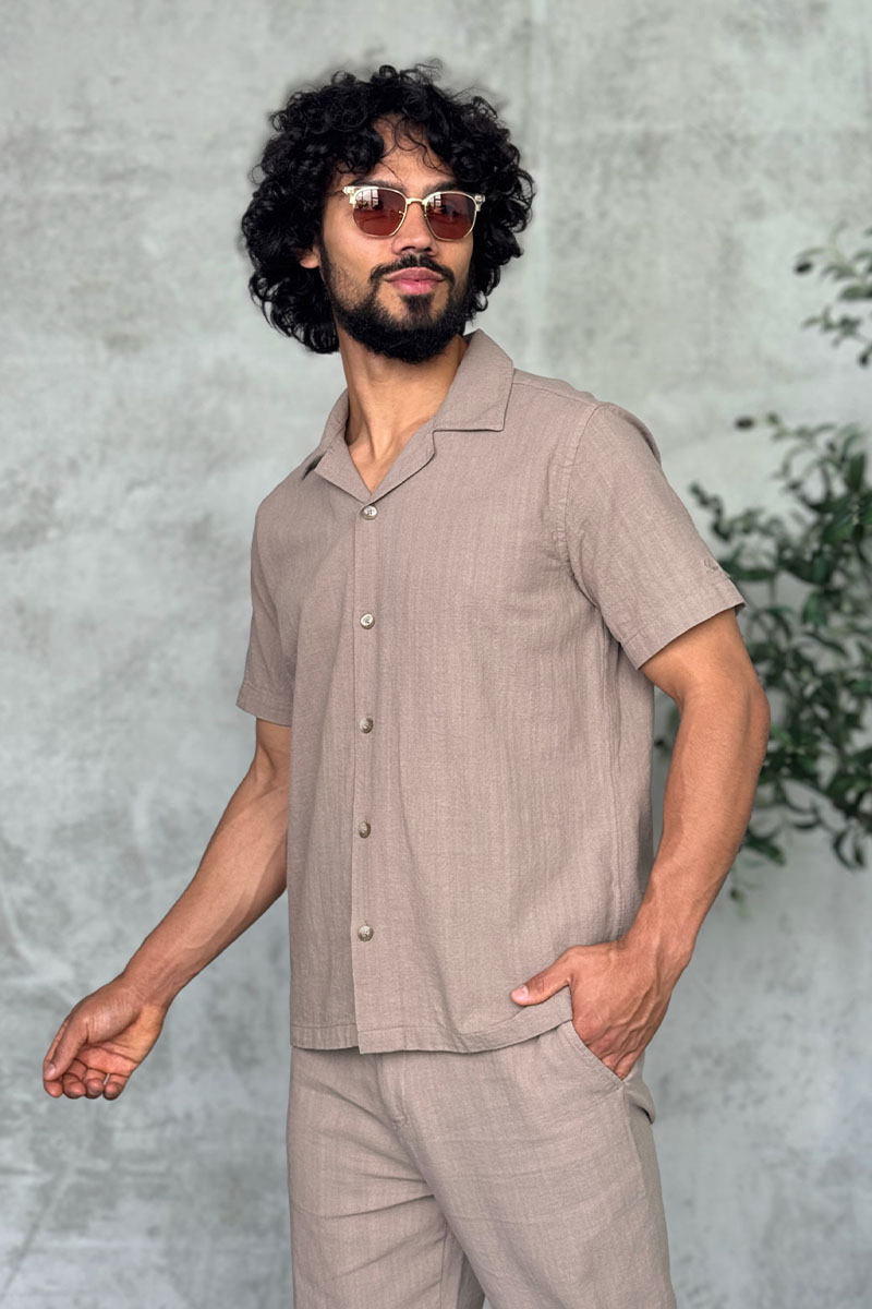 Loro Piana Мужская рубашка бежевого цвета