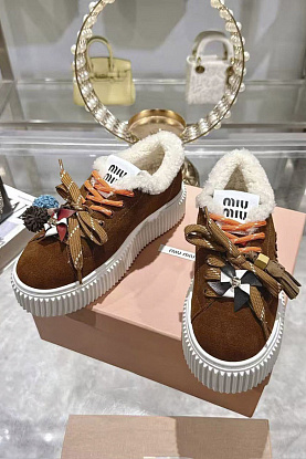 Женские замшевые кроссовки с мехом premium