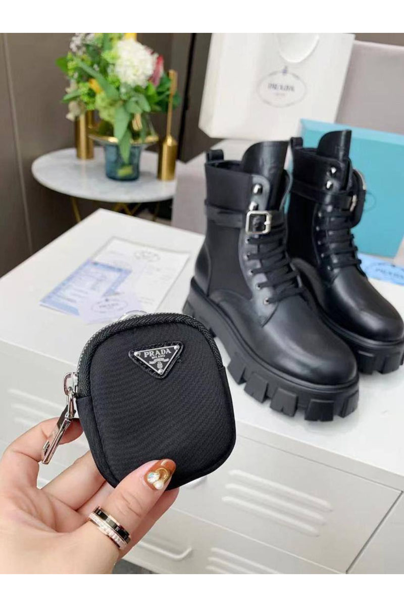 Prada Кожаные женские ботинки чёрного цвета
