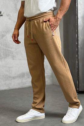 Спортивные штаны бежевого цвета
