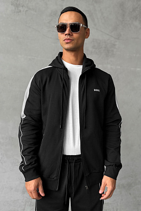 Чёрная кофта на молнии 