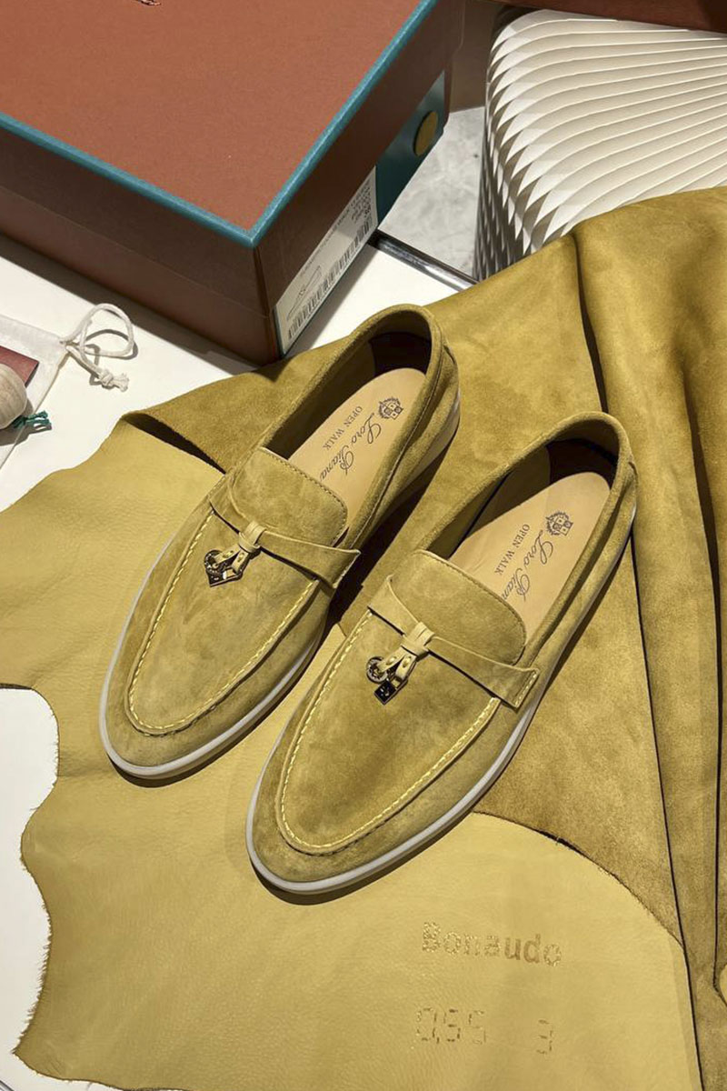 Loro Piana Женские замшевые лоферы Summer Charms Walk premium