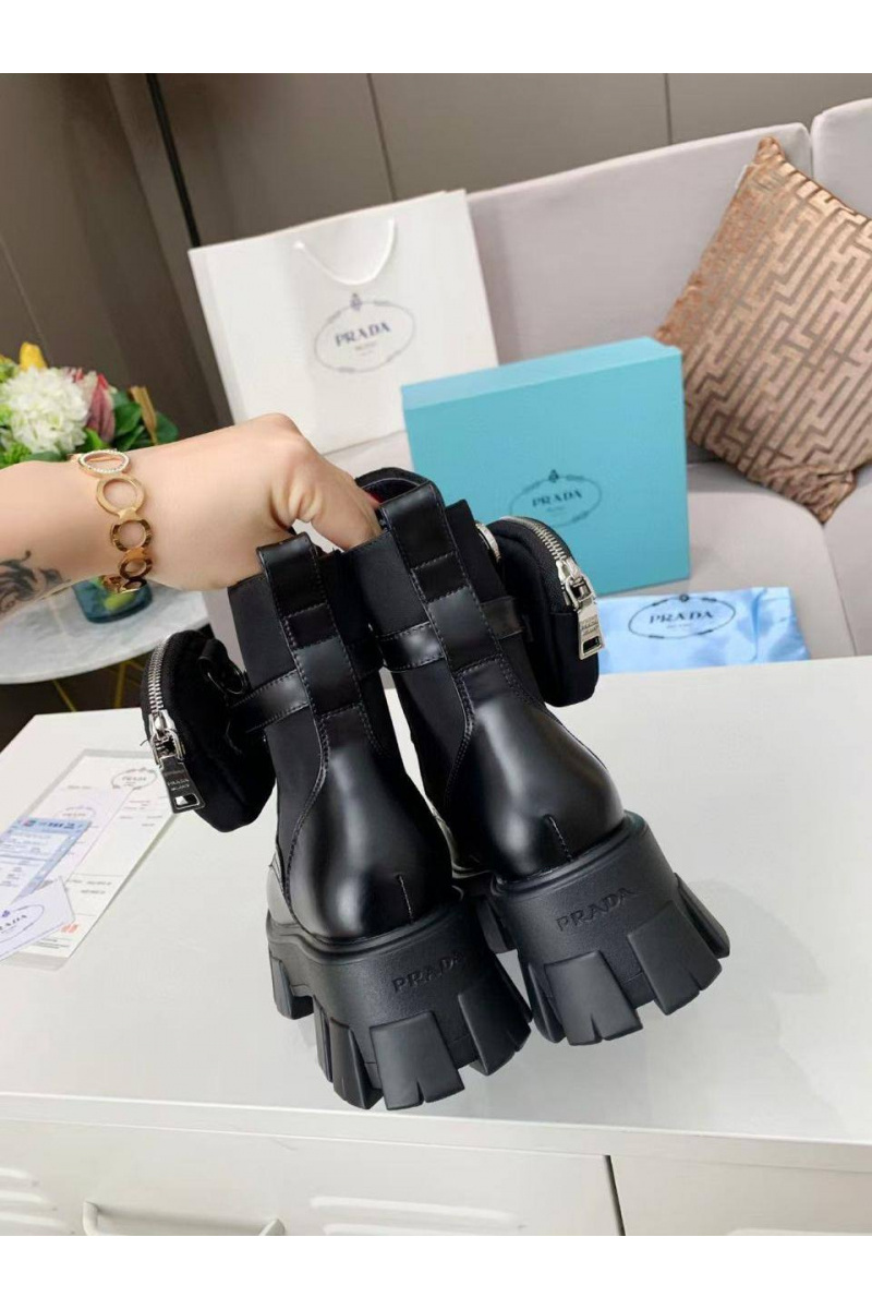 Prada Кожаные женские ботинки чёрного цвета