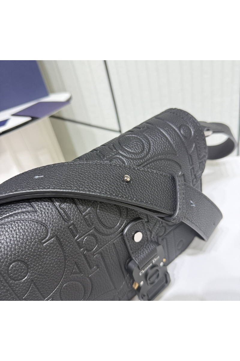 Dior Кожаная сумка Saddle Messenger Premium 23x17.5x6 см