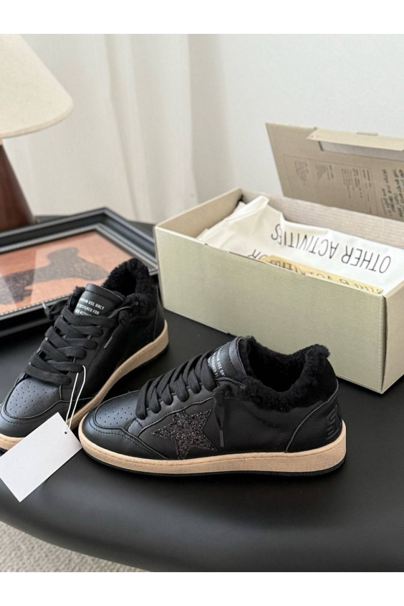Designer Clothing Женские кроссовки с мехом Golden Goose