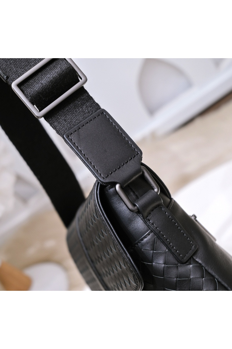 Bottega Veneta Кожаная сумка Premium 25x24x5 см