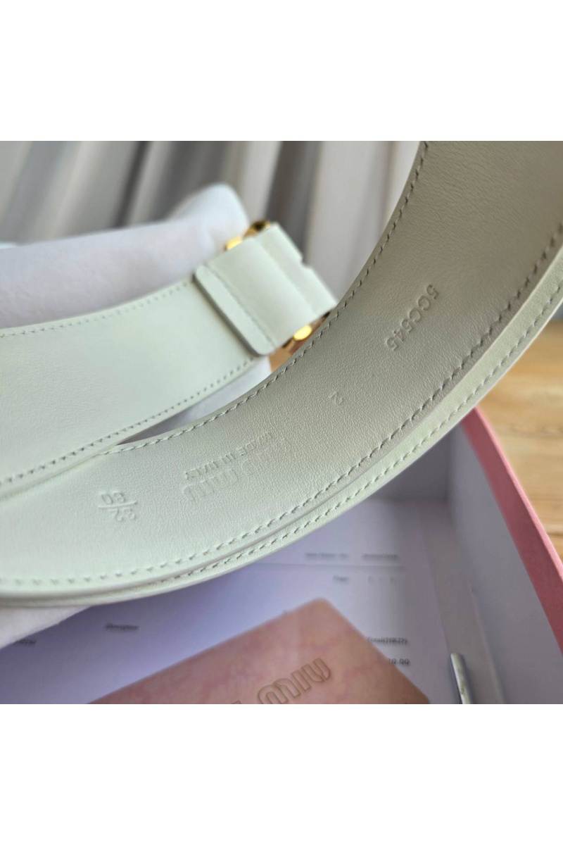 MIU MIU Кожаный ремень белого цвета - длина 80 / 85 см