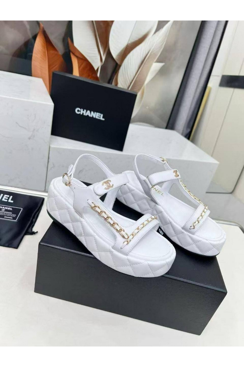 Chаnеl Женские кожаные сандалии белого цвета 