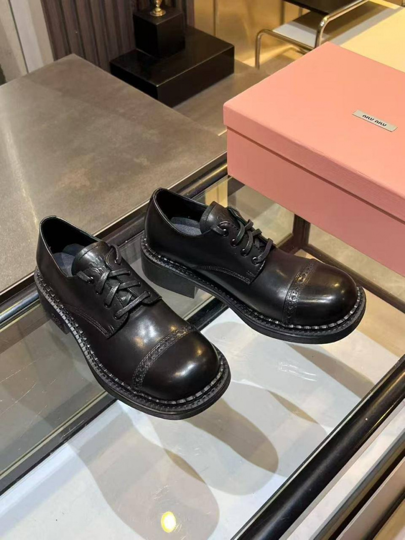 MIU MIU Женские кожаные ботинки дерби 