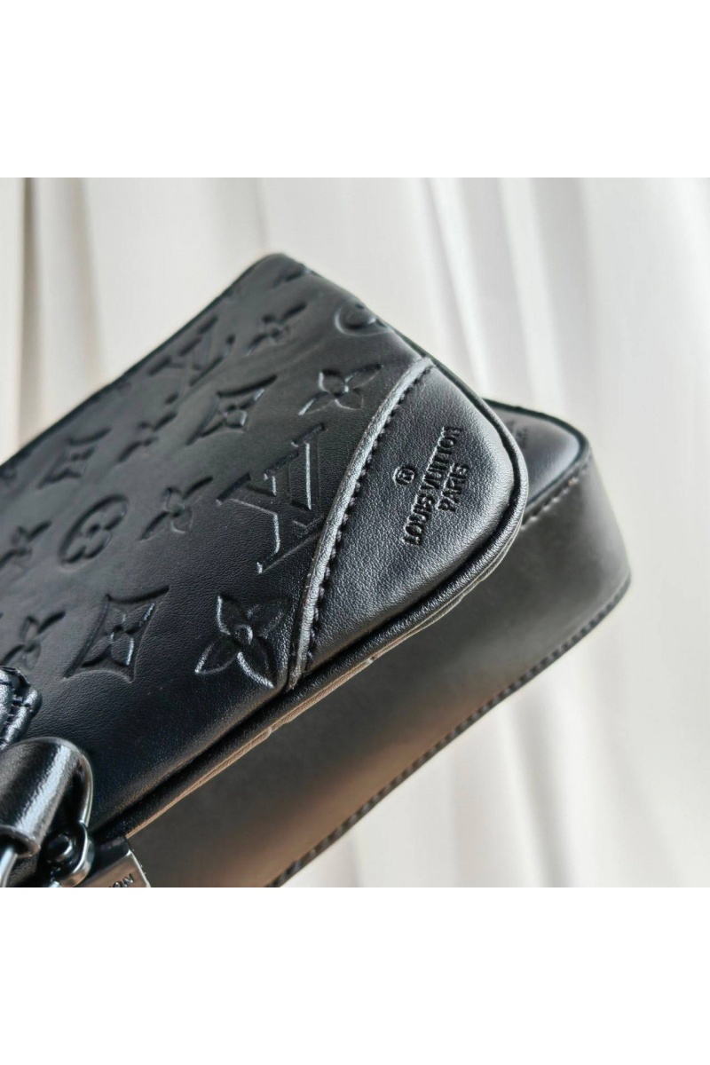 Lоuis Vuittоn Кожаная сумка Trio Messenger Monogram 25x18 см