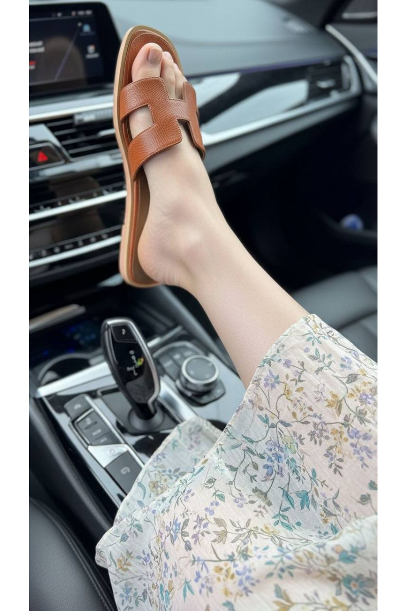 Hermes Женские кожаные шлёпанцы Oran