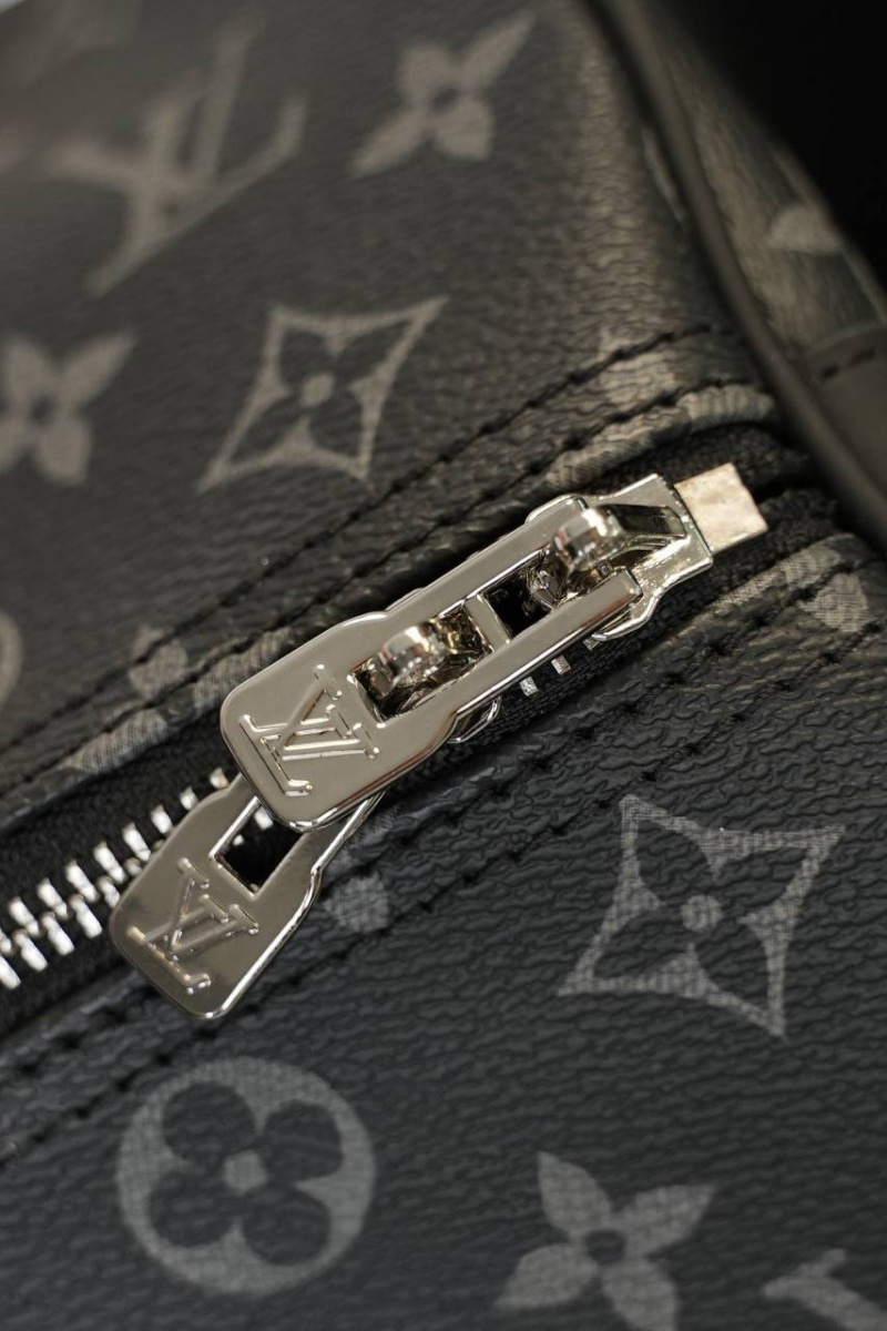 Lоuis Vuittоn Дорожная сумка Keepall Monogram Eclipse 55x30 см