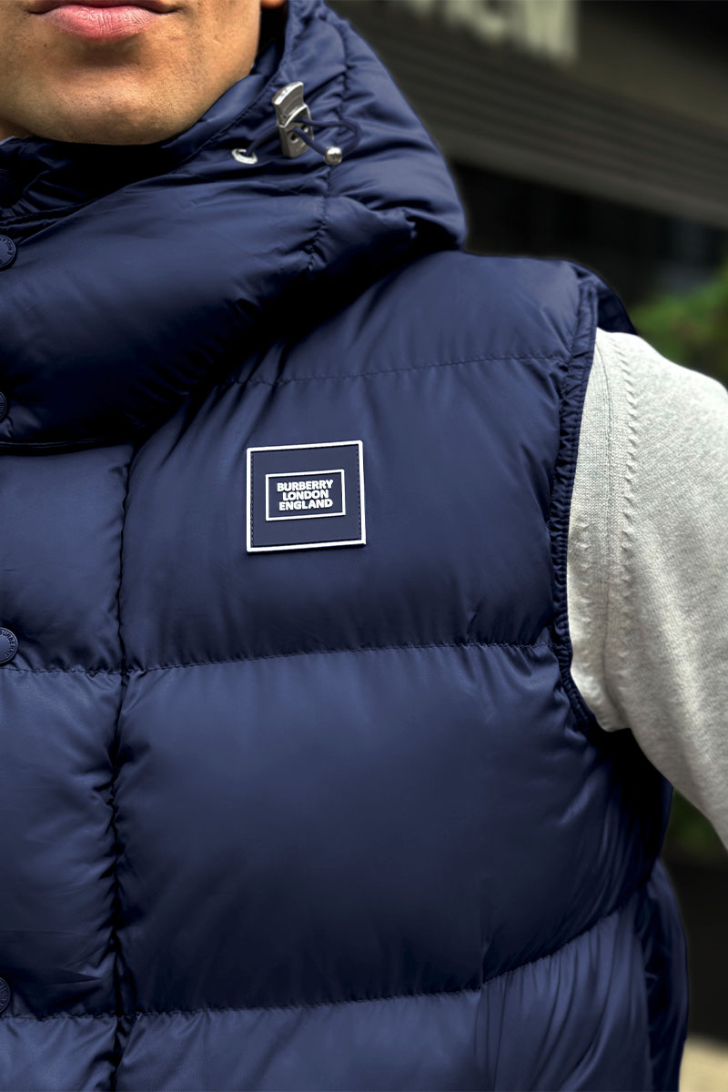 Burberry Жилет синего цвета London England logo-patch