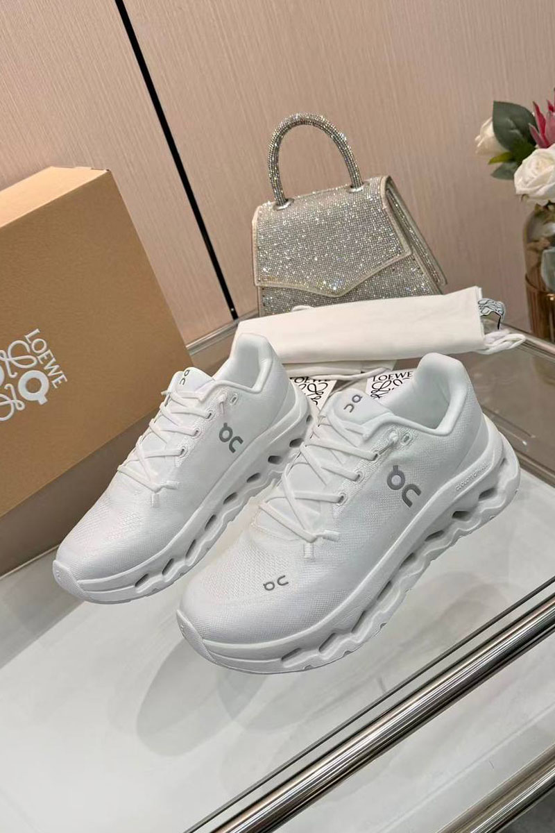 Designer Clothing Женские кроссовки On Cloudtilt premium
