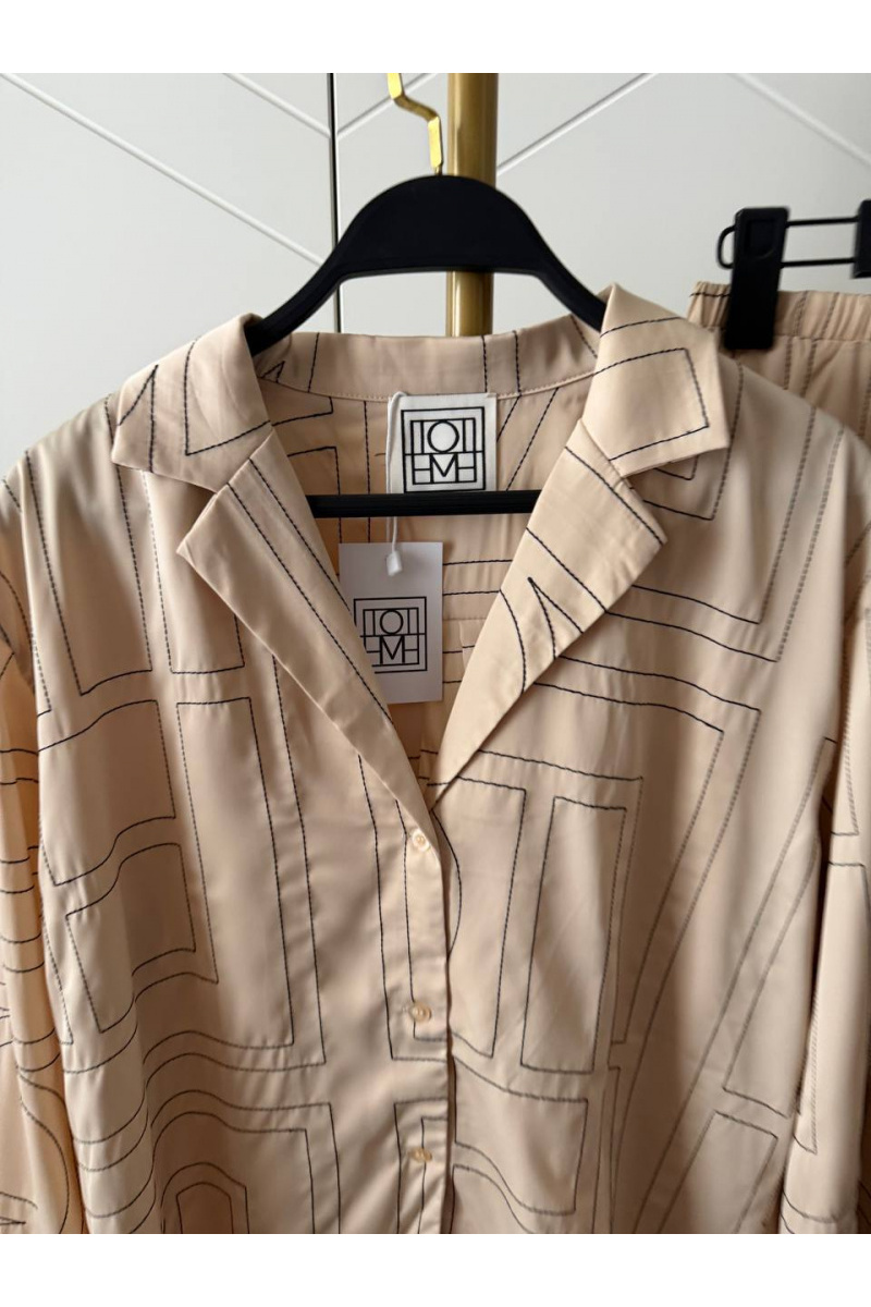 Designer Clothing Женский шёлковый костюм ТОТЕМЕ premium бежевого цвета