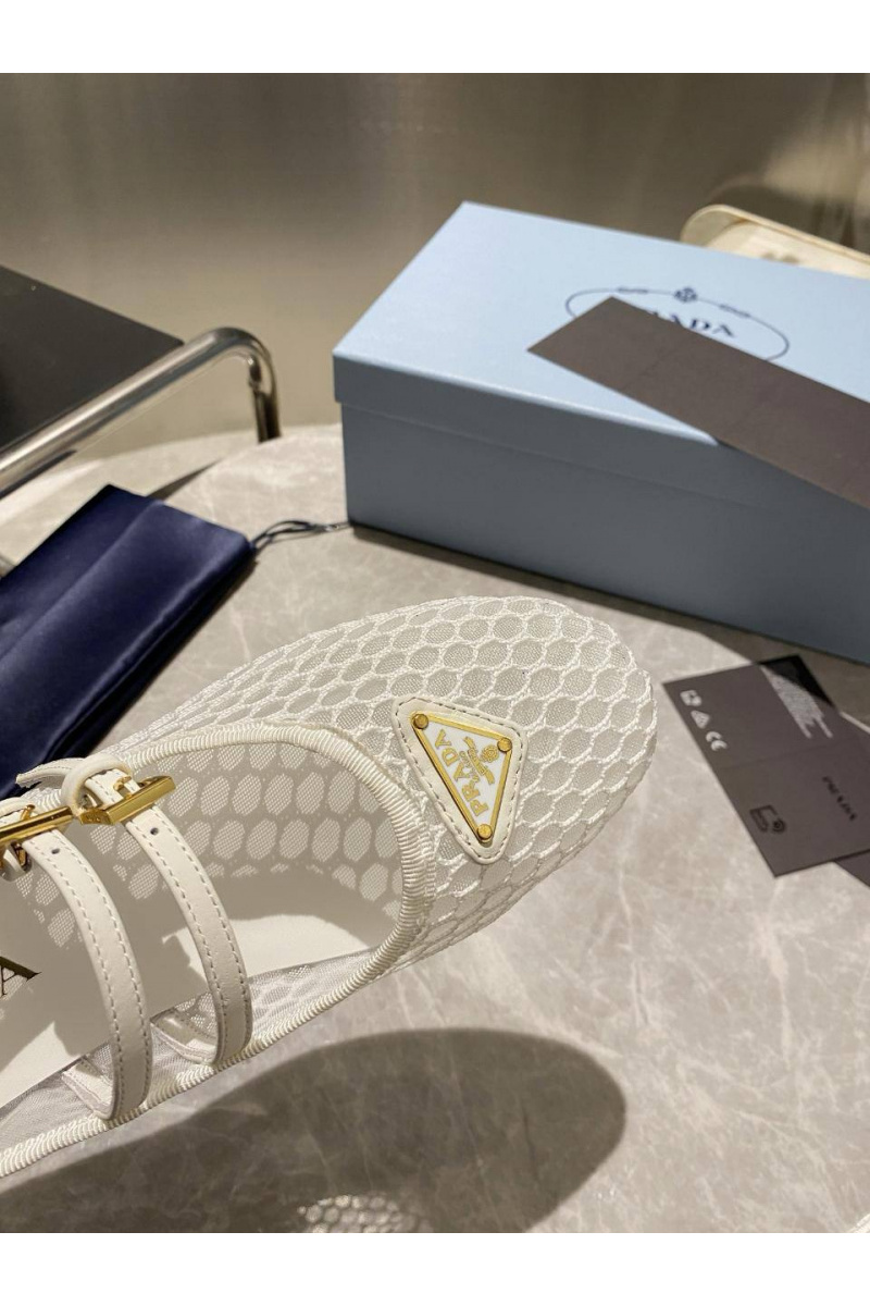 Prada Женские сетчатые балетки белого цвета