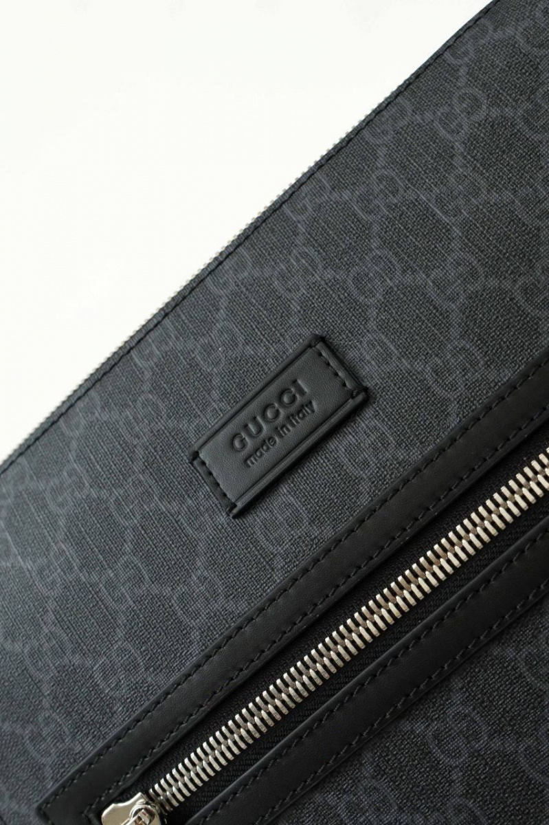 Gucci Кожаная сумка GG Black Supreme Square messenger bag 27x26 см