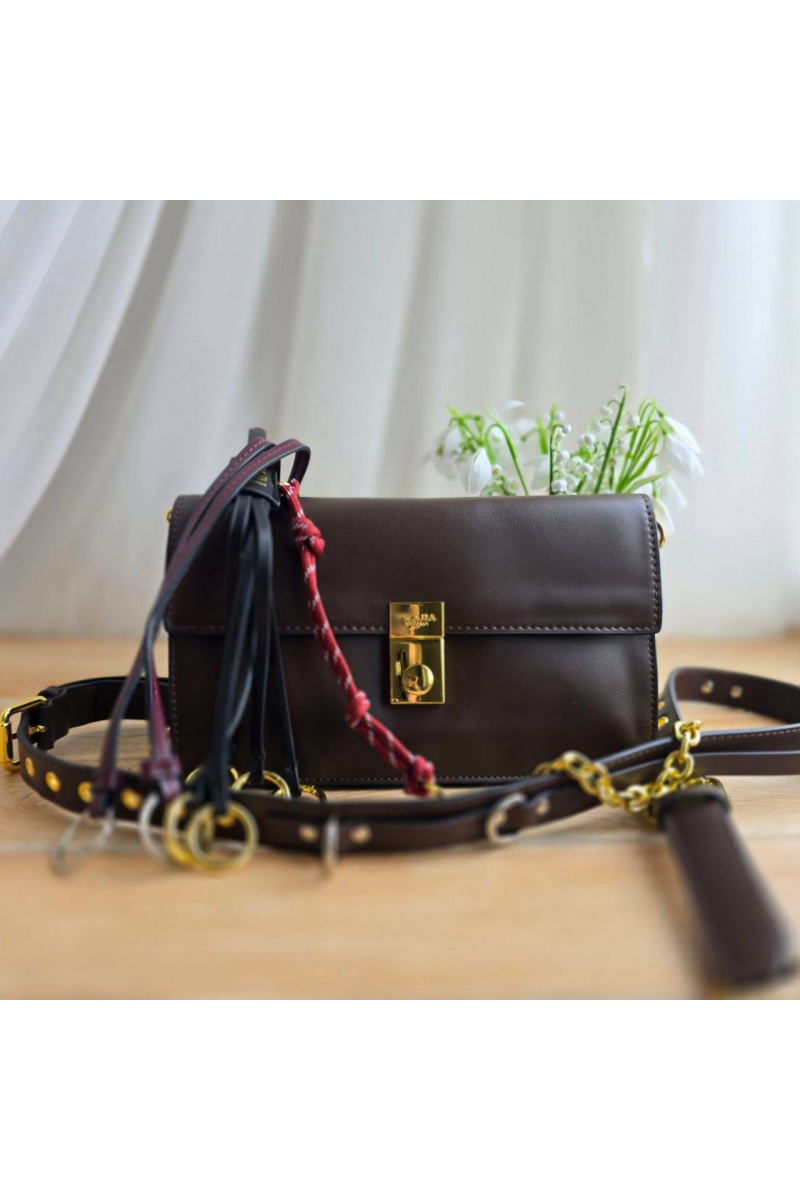 Prada Кожаная сумка Small Soft Sound 23x14 см