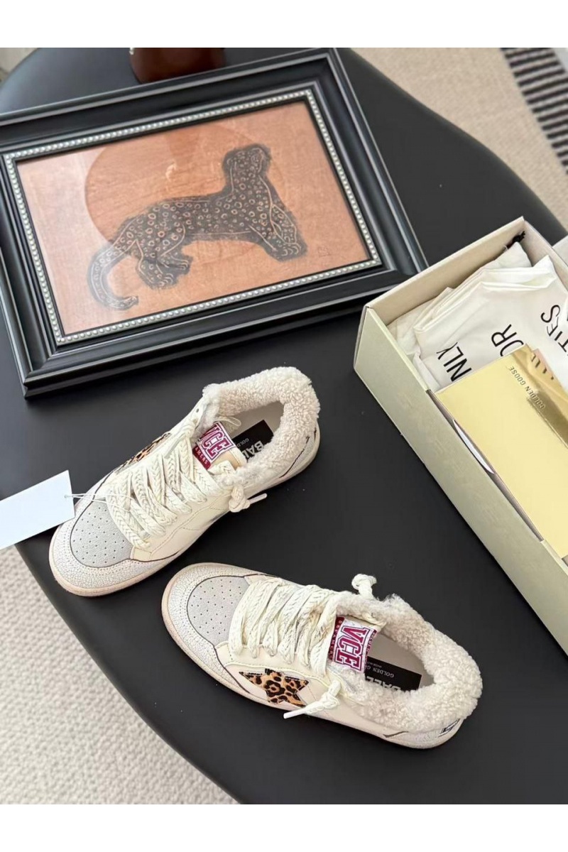Designer Clothing Женские кроссовки с мехом Golden Goose